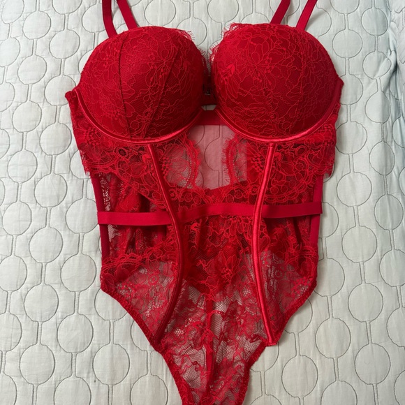 Victoria’s Secret sexy bombshell push up add 2 cups lace bodysuit red - Picture 7 of 10